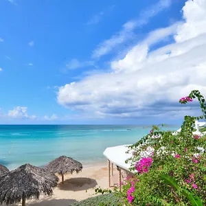 https://beach-house-villas.hotelsnegriljamaica.com